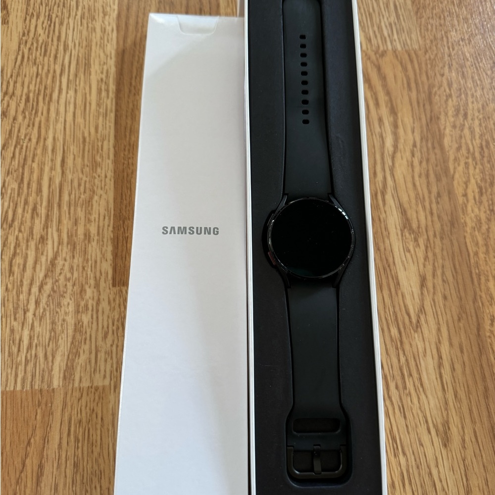 Samsung Galaxy Watch4 - 40mm with BLT only